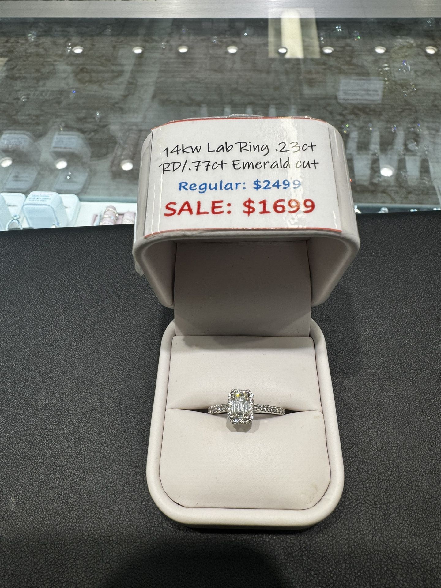 14kw Emerald Cut Diamond Ring 