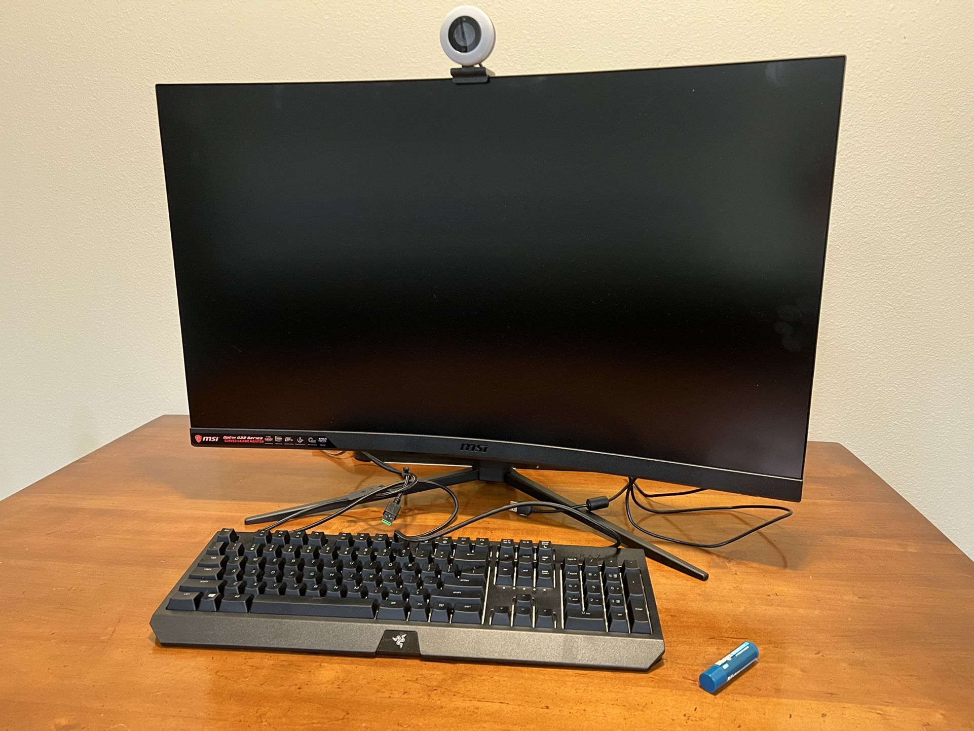 Gaming Monitor With Keybaord