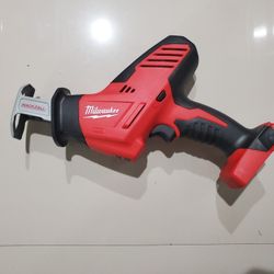Milwaukee

M18 18V Lithium-Ion Cordless HACKZALL Reciprocating Saw (Tool-Only)

