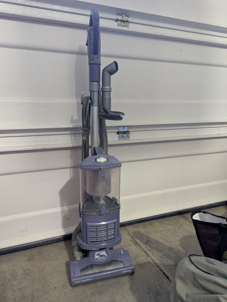 Shark Navigator Lift Off Vacuum Nv352 31