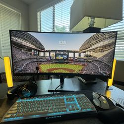 Desktop Computer / PC / 34” Omen Wide Screen Monitor