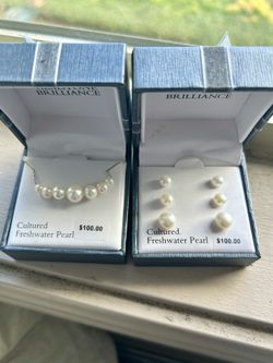 Freshwater Pearl Necklace & Earrings - New In Box