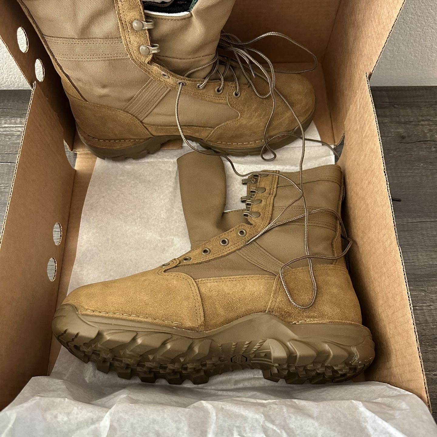 ダナー] Women's Rivot Tfx 8