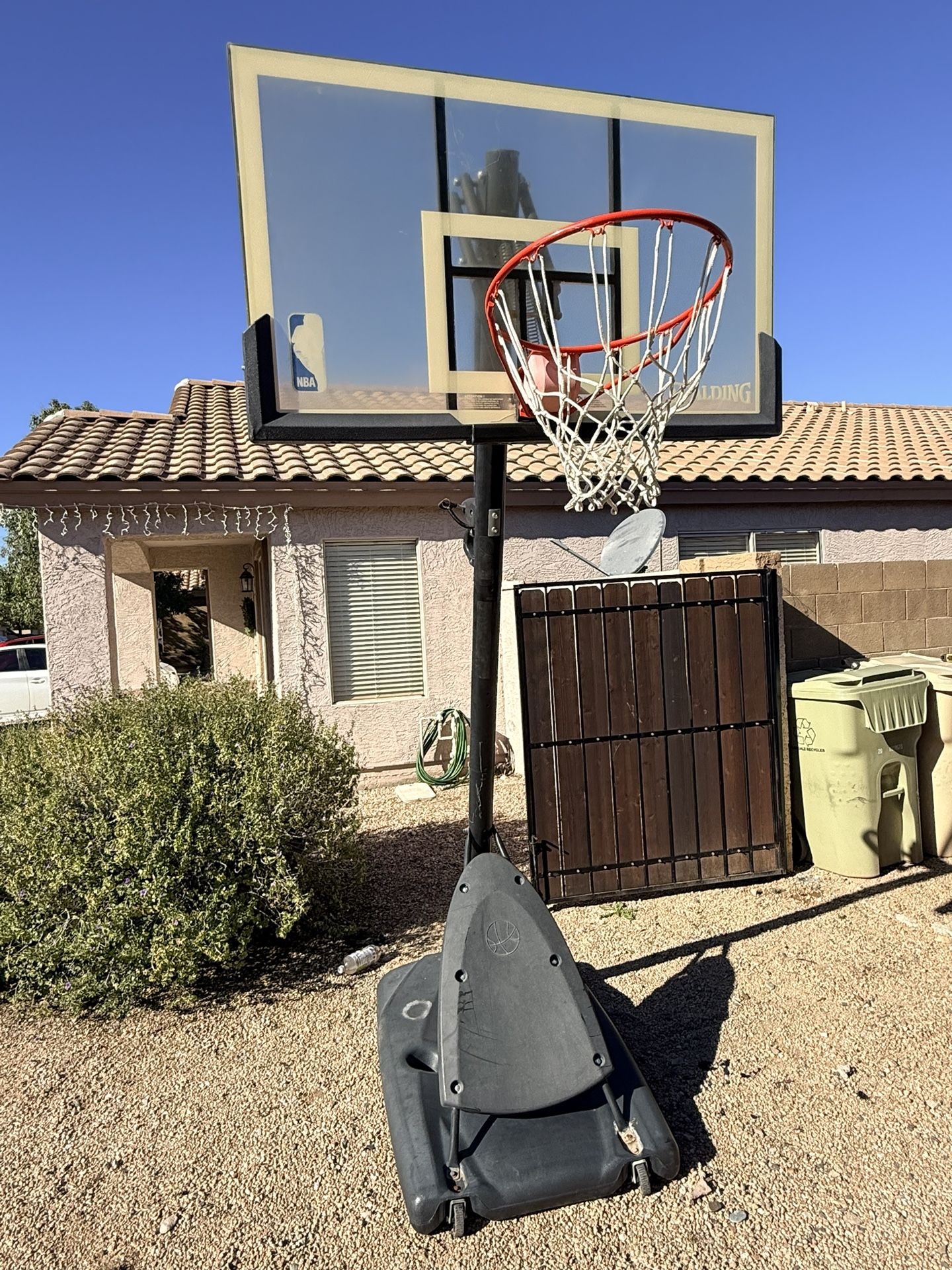 Spalding Adjustable Full Size Basketball Hoop (7.5ft -> 10ft)