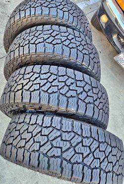 295/70*18 falken 📍📍 Vendo un set de llantas con 80% de vida las 4 📍🌟