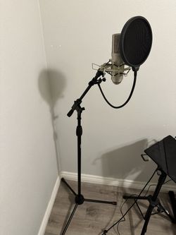 Gator Frameworks Mic. Stand