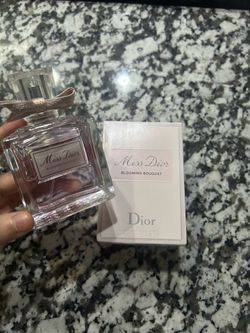 Mrs Dior perfume