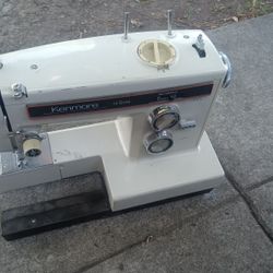 Vintage Sears Kenmore 14 Stitch Sewing Machine