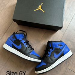 Lightly Used Jordan 1 Mid Hyper Royal Size 6