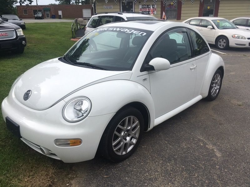 2002. V. W. Beetle. / turbo/leather/moonroof