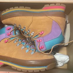 Timberlands Woman’s 9