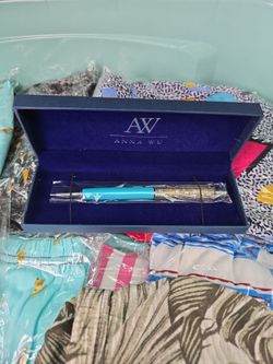 Anna we designer pens with authentic Swarovski crystals!!