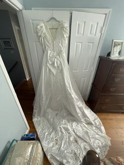 Vintage Wedding Dress W/ Veil Thumbnail
