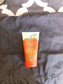 Foaming body scrub--Marshmalllow pumpkin latte