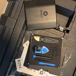 Phone fix tool kit iFixit