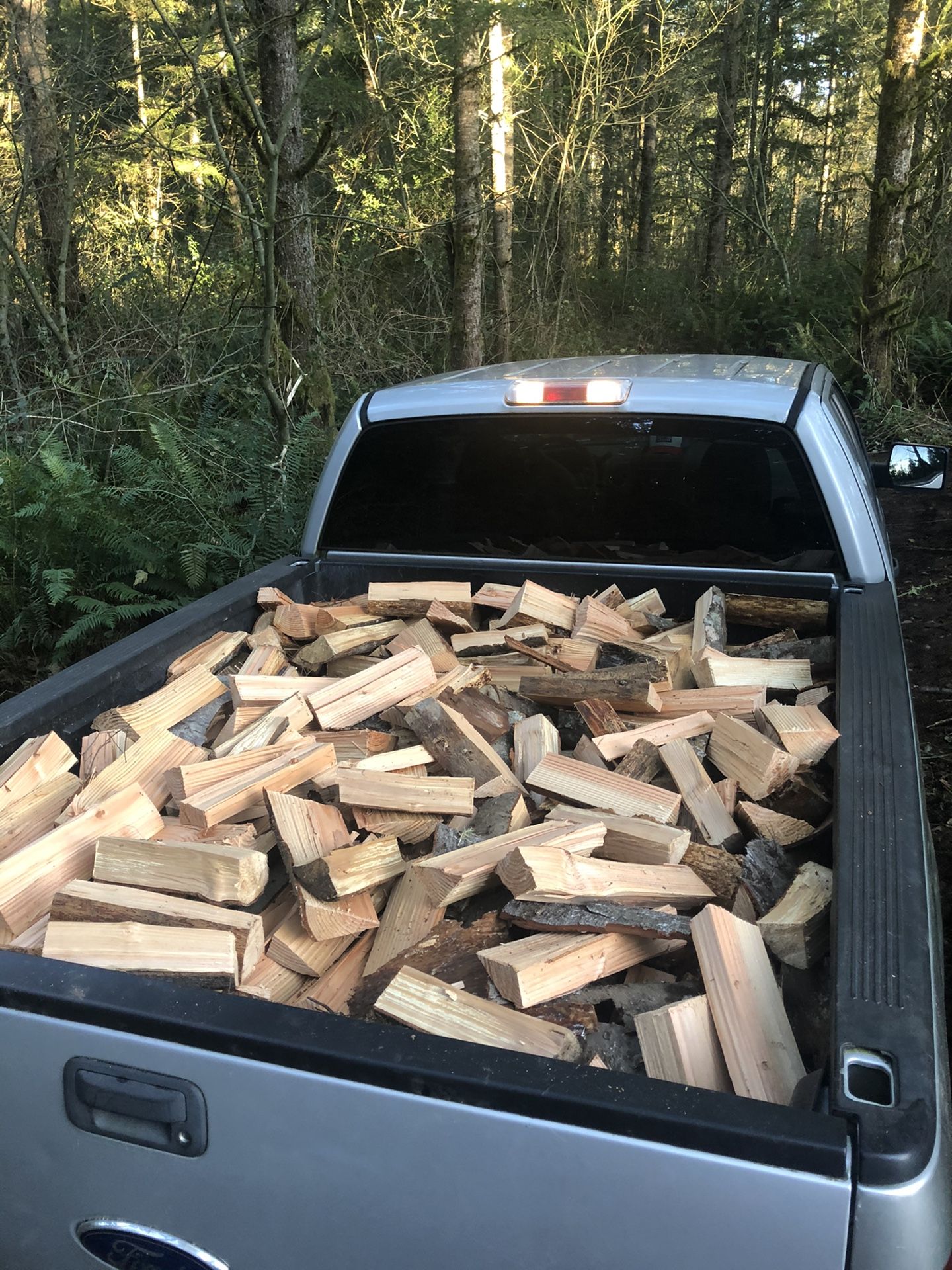 Dry split firewood