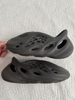 Yeezy Foam Runner Onyx Size 10