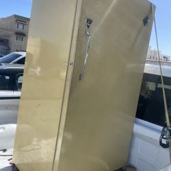 Vertical Working Freezer