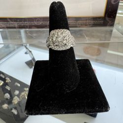 10K White Gold Diamond Ring