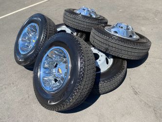 2026 factory 17” Chevy Gm 2500 or 3500 Dually wheels & tires 100% tread ~ like new