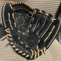 Franklin 4679 right hand throw 13” baseball glove mitt