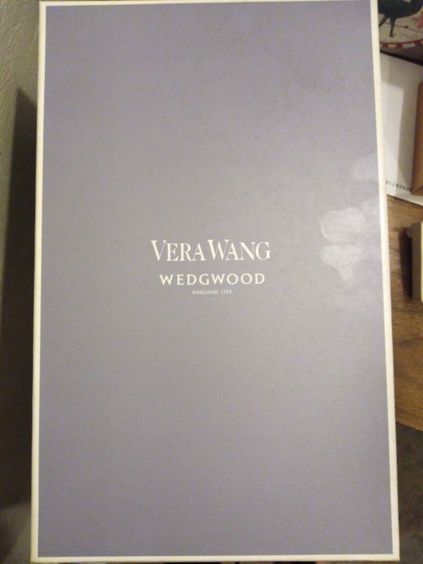Vera Wang Flute Champagne Toasting Glasses