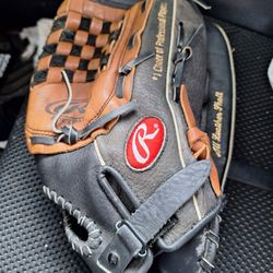 Rawlings RBG140CP 14-inch softball glove. And hardball This glove is designed for slow-pitch softball and is suitable for recreational players. The gl