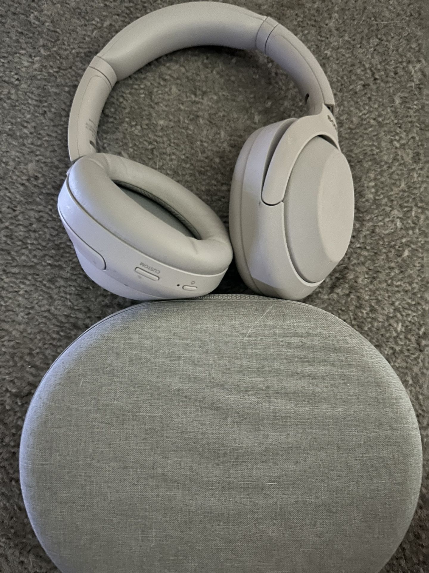 Sony WH-1000XM4 Headphones Used No Box Only Headphones And Carrying Case