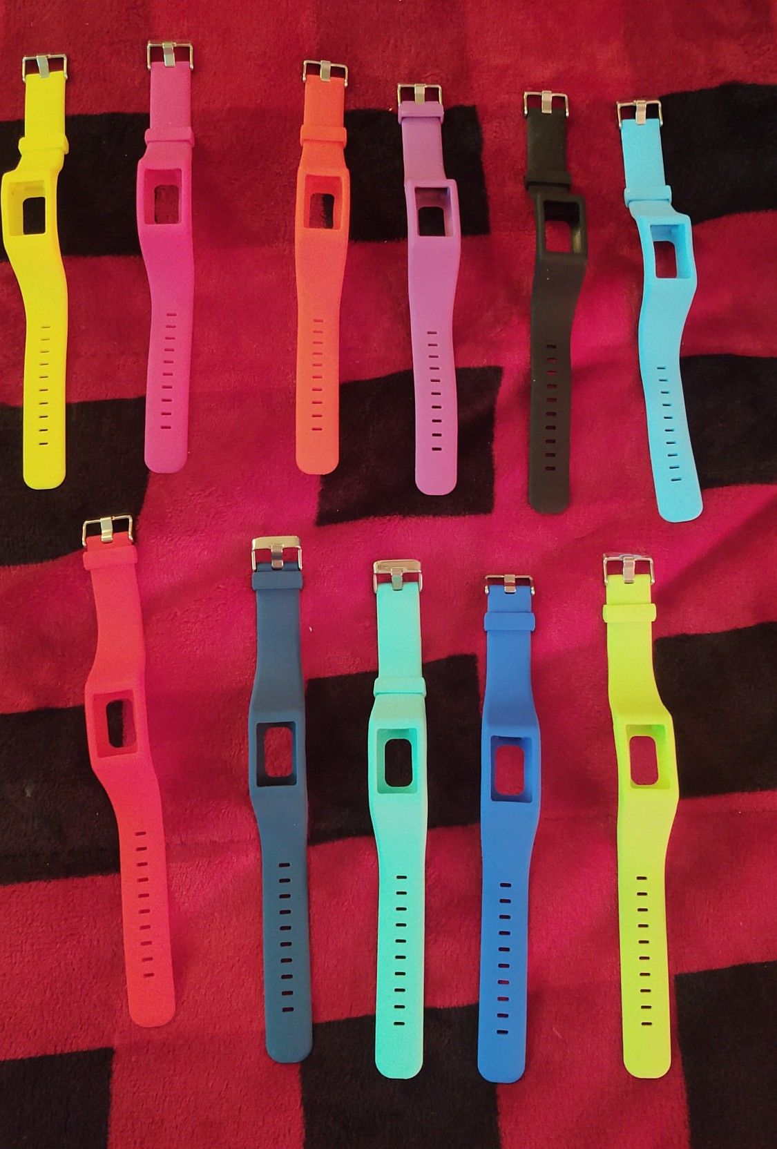 FITBIT COVERS DIFFERENT COLORS
