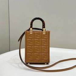 This is a very retro bag.