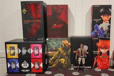1/6 HOT TOYS FIGURES MCU Anime