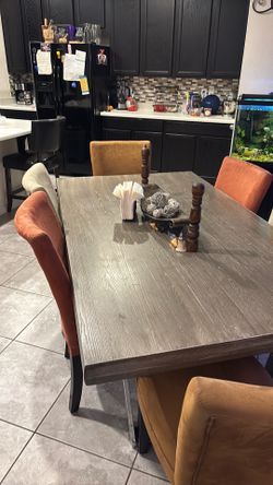 Dining room table and 6 chairs