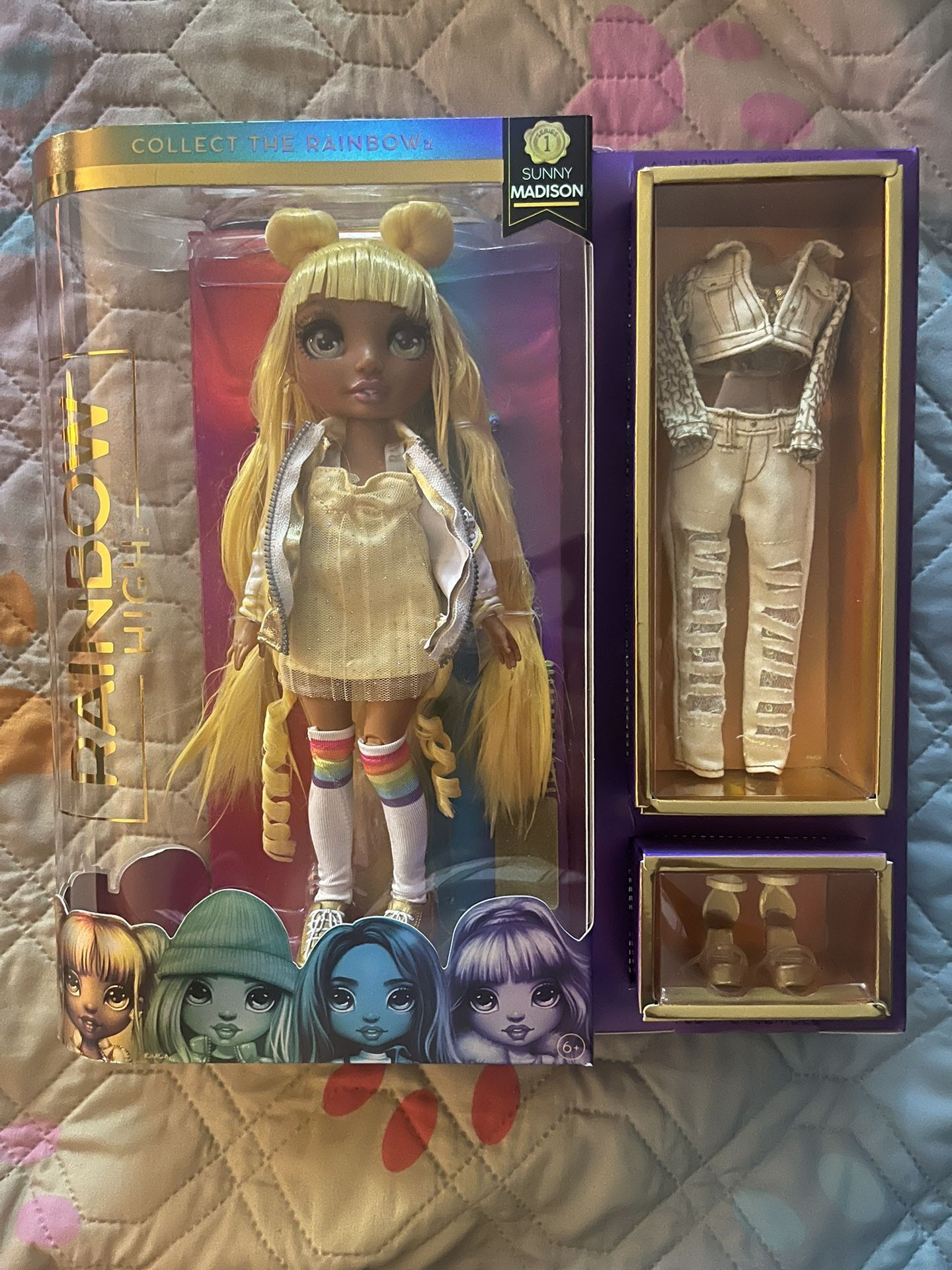 SERIES 1 - Rainbow High Sunny Madison 🌈 Yellow Fashion Doll with 2 Outfits