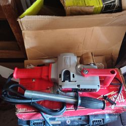 Milwaukee hole hawg 1/2" Drill.
