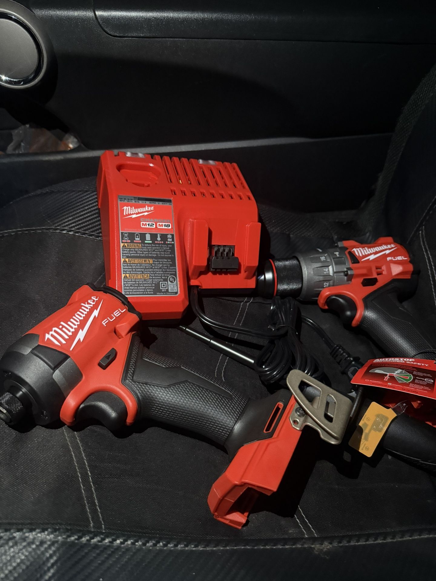 M18 Milwaukee 1/4 Hex Driver, Hammer Drill And Charger(BRAND NEW)
