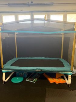 Kids Trampoline with Safety Enclosure Net