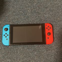 Nintendo Switch 