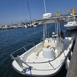 2018 Boston Whaler Montauk 17