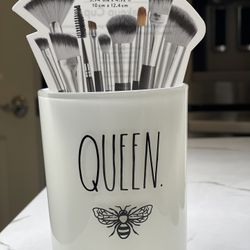 Rae Dunn Brush Holder 