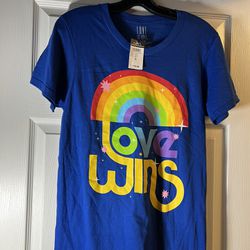 Love Wins Graphic T-Shirt Small