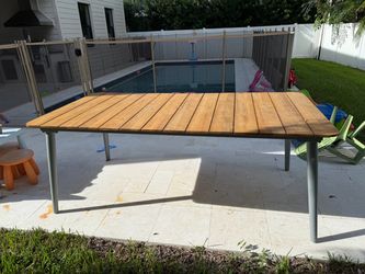 Article Latta  outdoor Table