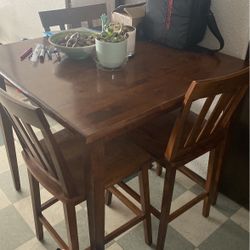 Table And Chairs!!!!!!