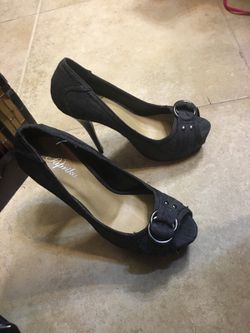 Heels size 8 Jean color