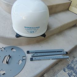 WINEGARD CARRYOUT G3 PORTABLE AUTOMATIC SATELLITE TV ANTENNA