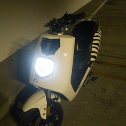 2000w 60v 30ah Zebra 700$ OBO NEED GONE ASAP HABLO ESPAÑOL E BIKE E SCOOTER E MOPED 