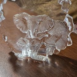 Glass Mama And Baby Elephant Paperweight Figurine