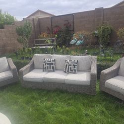 Ashley Patio Furniture Set 