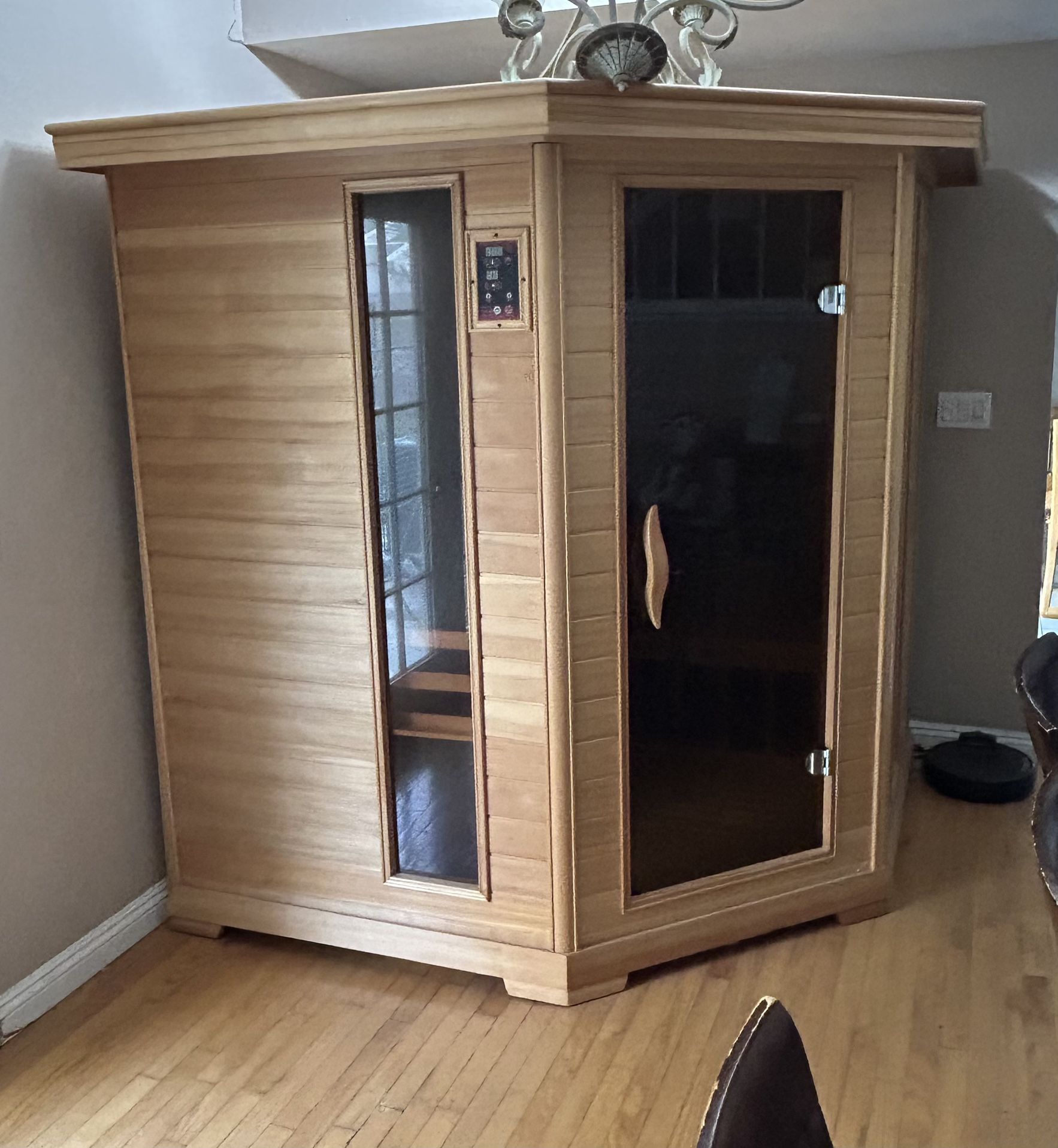 New 6 person infrared sauna. 50% OFF