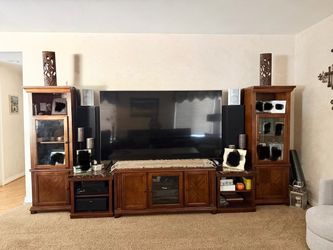 Entertainment center