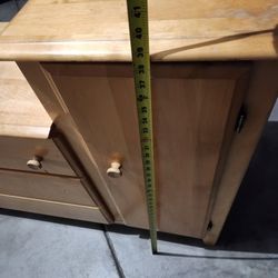 Dresser with 3 drawers